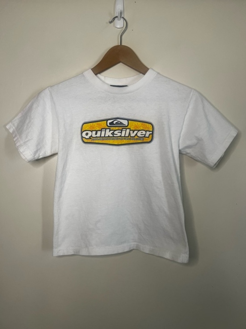 Vintage Y2K Quicksilver White T Shirt Size Youth Kids M 5-6 *FLAWS*